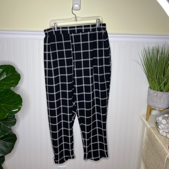 Check Pants in Black - Picture 2 of 3